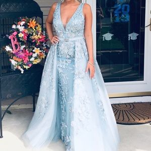 Vienna prom dress size 6